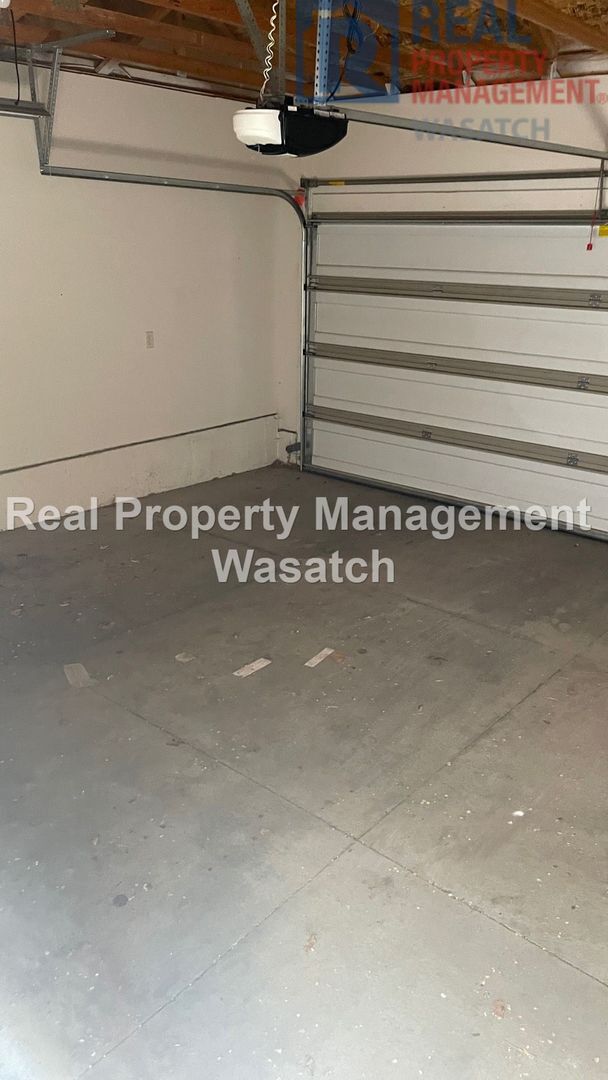 Building Photo - 715 E Harrison Ave