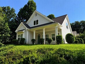 Building Photo - 8850 Four Mile Creek Rd