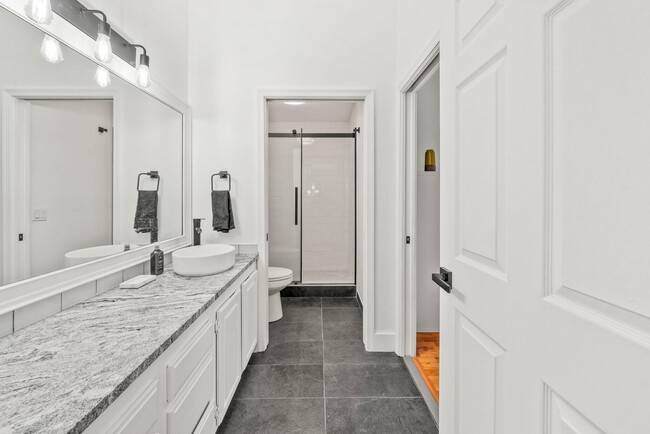 Building Photo - 465 Goldenwood Way