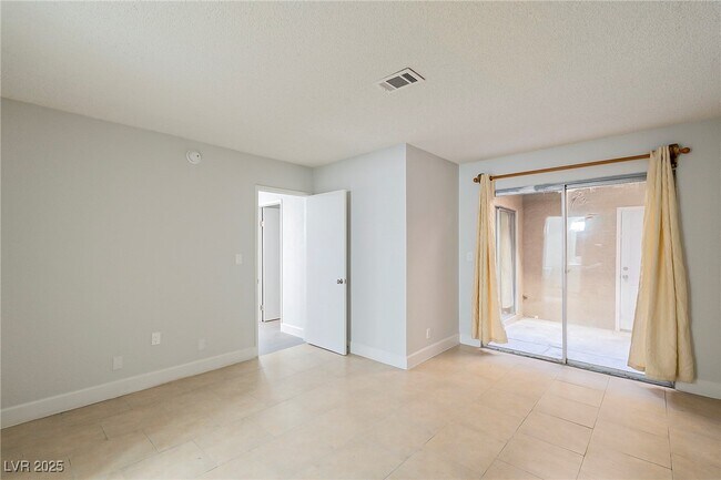 Building Photo - 832 Mantis Way