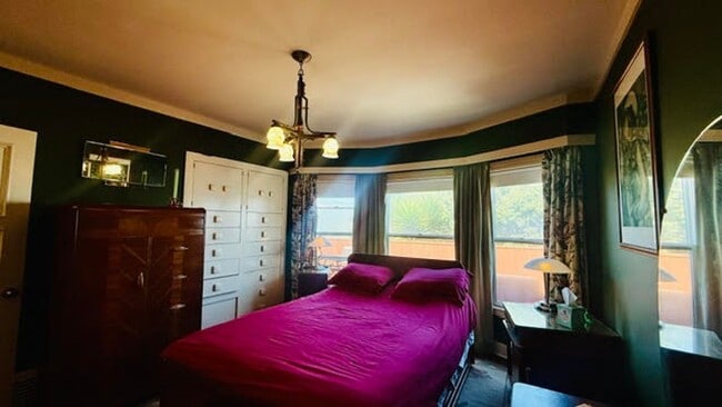 Building Photo - Whimsical 2BR/1BA, Outer Parkside Gem and Dog Friendly! FURNISHED Flexible Lease Term