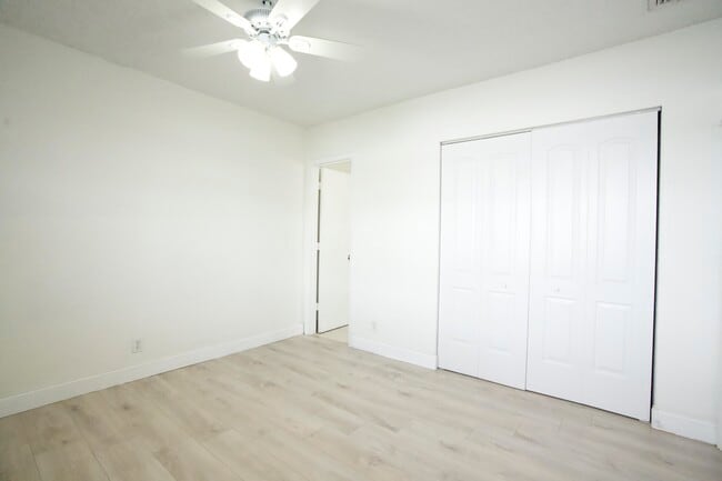 Building Photo - 2646 Riverside Dr