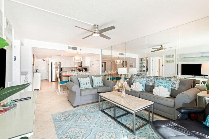 Building Photo - 3768 E County Hwy 30A