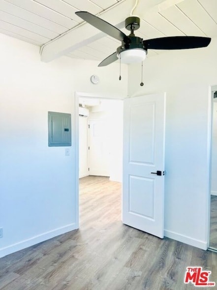 Building Photo - 421 E Chevy Chase Dr