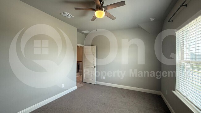 Building Photo - 3508 Covedale Blvd