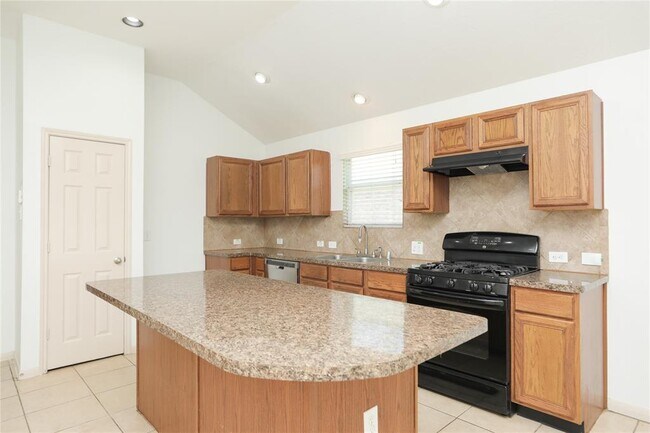 Building Photo - 6022 Sugar Field Ln