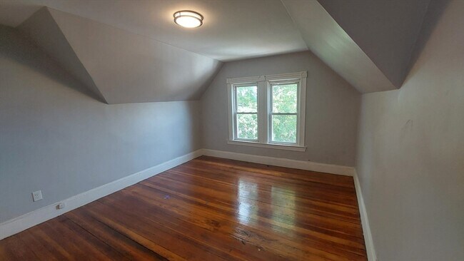 Building Photo - 31 Bullard St