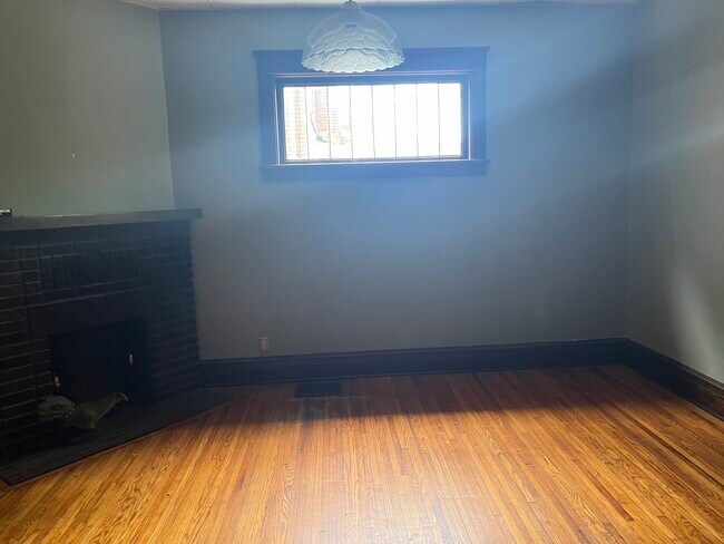 Building Photo - 943 Grove St