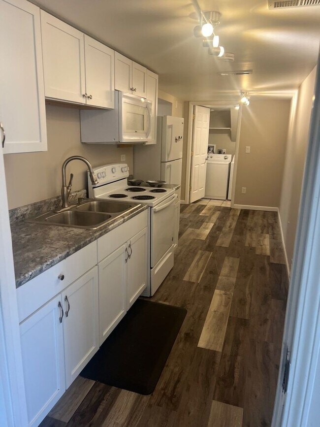 Building Photo - 3334 Michigan St