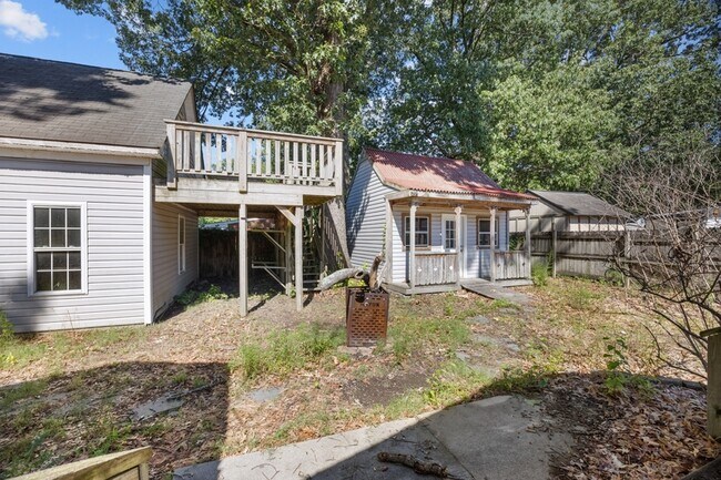 Building Photo - 1204 Fontana Ave