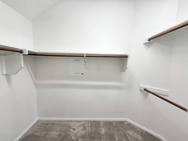 Building Photo - 1713 Lake Way Dr