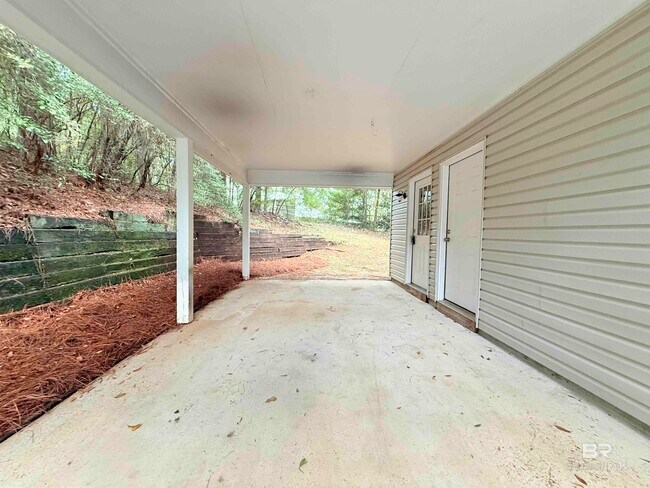 Building Photo - 233 Ridgewood Dr