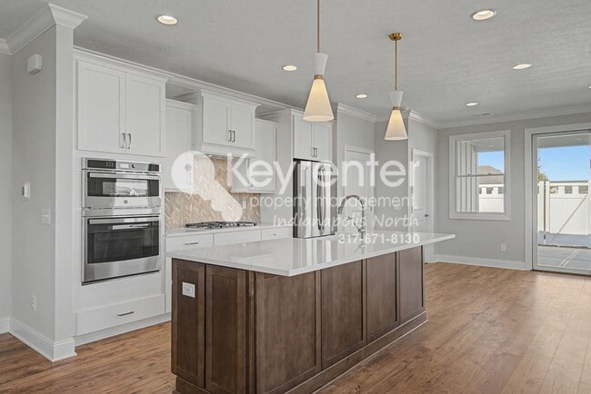 Building Photo - Welcome to this beautiful 3-bedroom, 2.5-bathroom home located in the desirable Westfield, IN