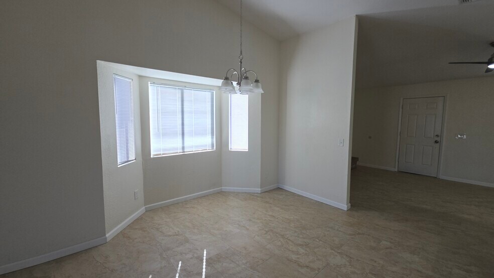 Dining Area - 6140 S Springbrook Dr