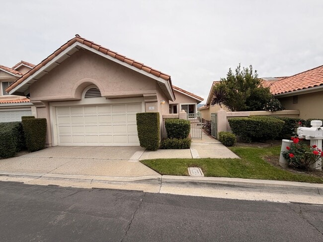 Building Photo - Spacious 2 Bed, 2 Bath House in Prestigious Coto de Caza For Rent!