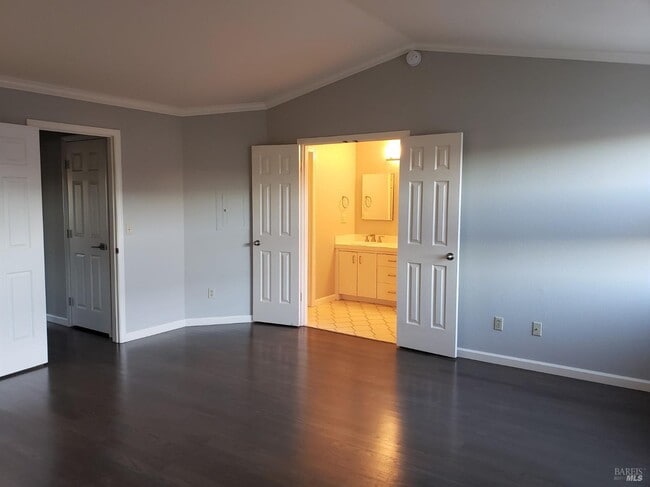 Building Photo - 6 Narragansett Cove