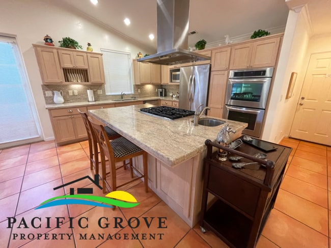 Building Photo - Beautiful Mediterranean 2-Bedroom House in...