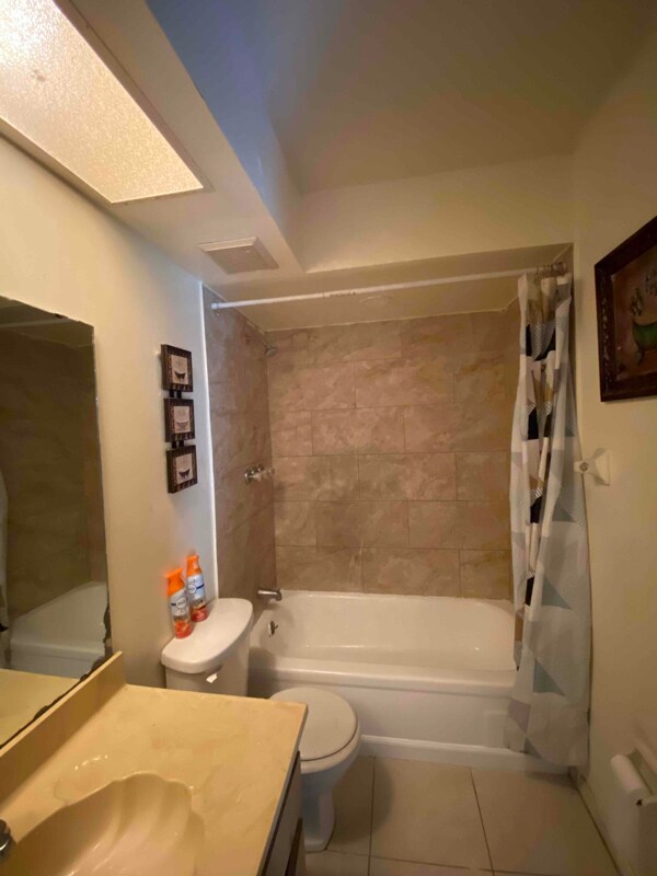 Building Photo - 916 Buccaneer Dr