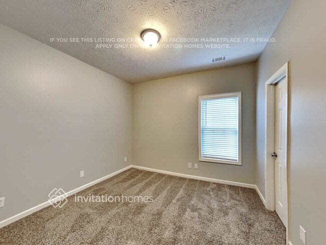 Building Photo - 2015 Towne Park Dr