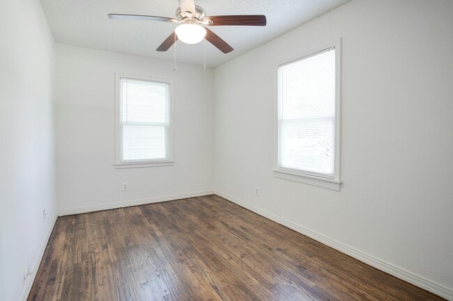 Building Photo - 116 Corbin Ln