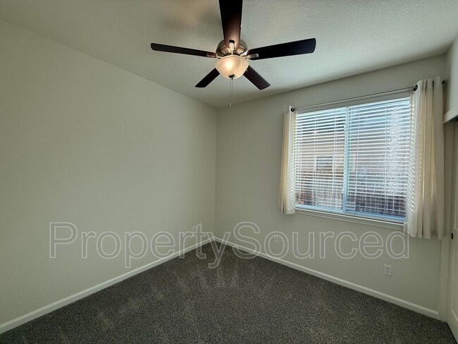 Building Photo - 1720 Dalia Ln