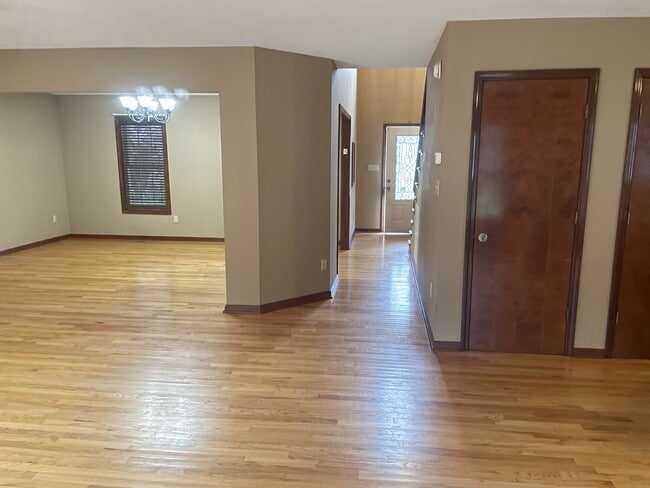 Building Photo - 1185 Eller Wood Dr