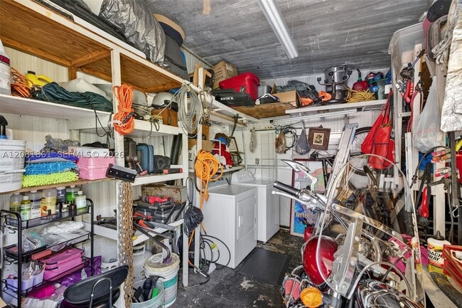 Building Photo - 2430 SW 53rd St