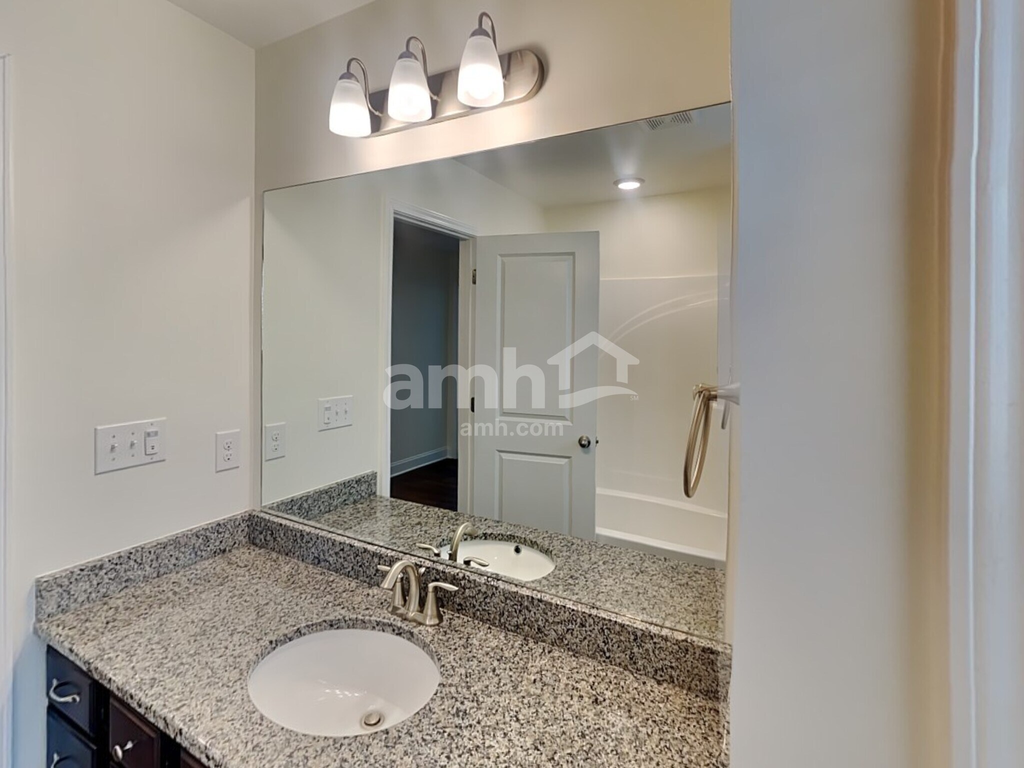 Building Photo - 428 Charity Ln