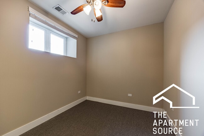 Building Photo - 3138 S Indiana Ave