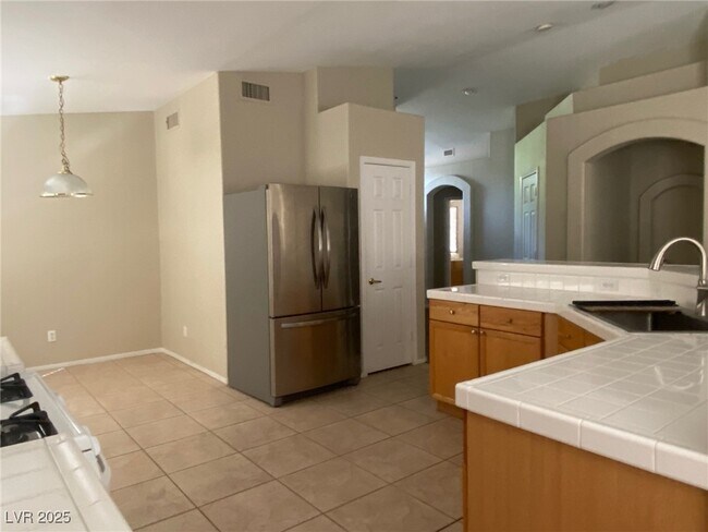 Building Photo - 355 Yacht Ave
