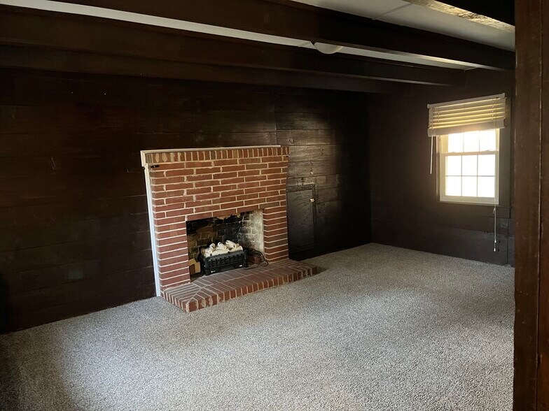 Building Photo - 5221 Williard Rd