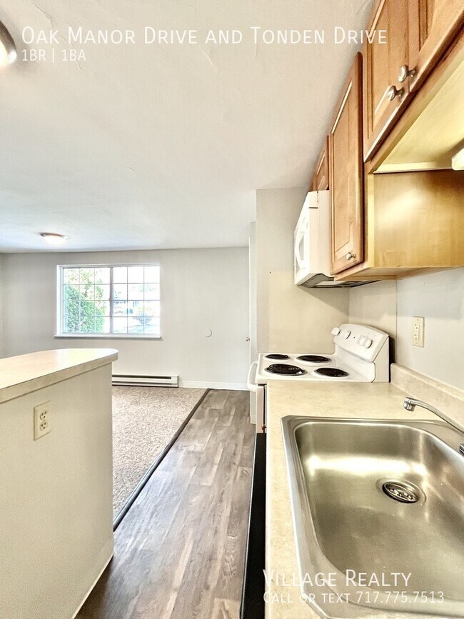 Building Photo - 204 Oak Manor Dr