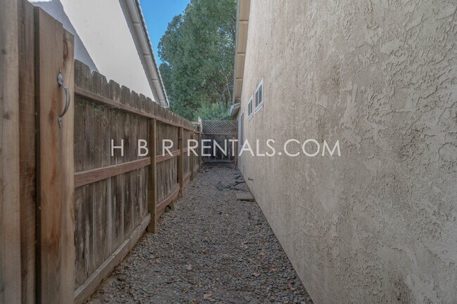 Building Photo - 1107 Douglas Fir Dr
