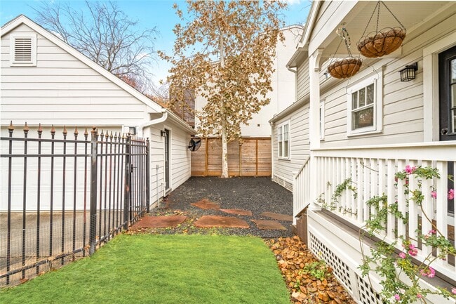 Building Photo - 3934 Rice Boulevard