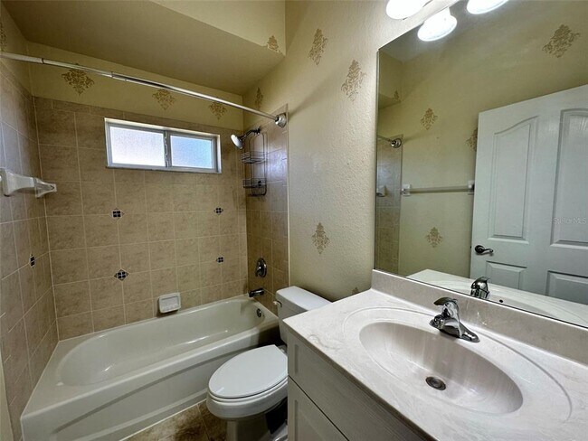 Building Photo - 3643 Spinner Ave