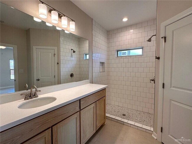 Building Photo - 21 Westway Ct