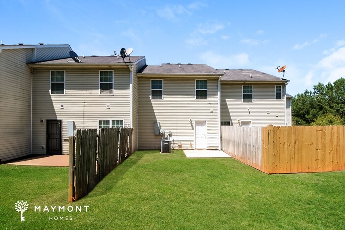 Building Photo - 2025 Marlin Dr