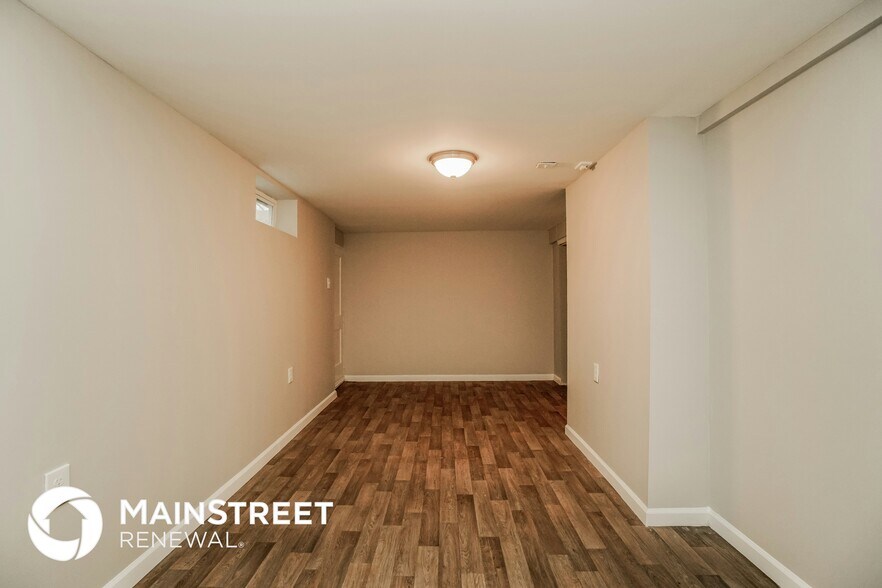 Building Photo - 2084 Belcher Dr