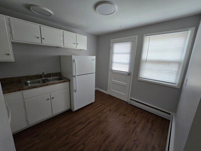 Building Photo - 4500 Dewey
