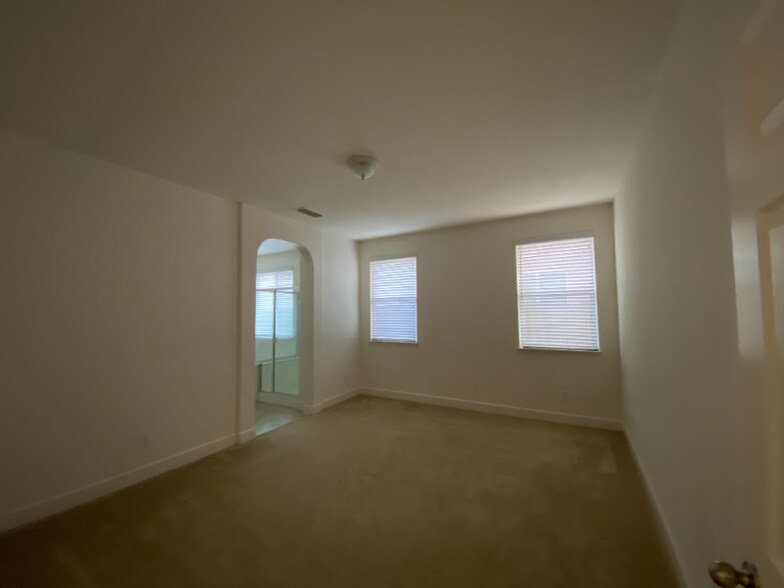 Building Photo - 3139 Flagler Way