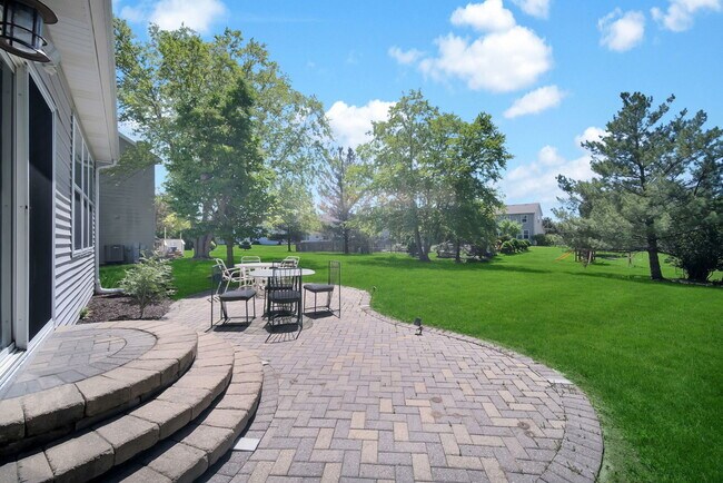Building Photo - 2743 Rourke Dr