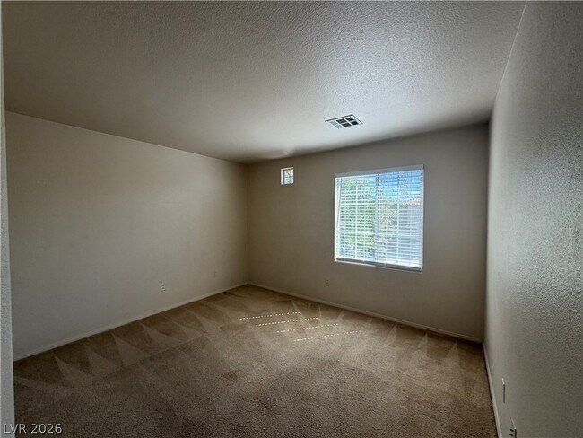 Building Photo - 2307 Summer Home St