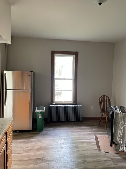 Building Photo - 146 Analomink St