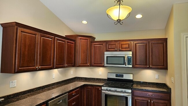 Building Photo - 801 Veterans Ln