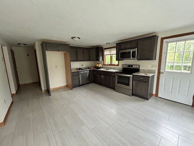 Building Photo - 12 Harriet Dr