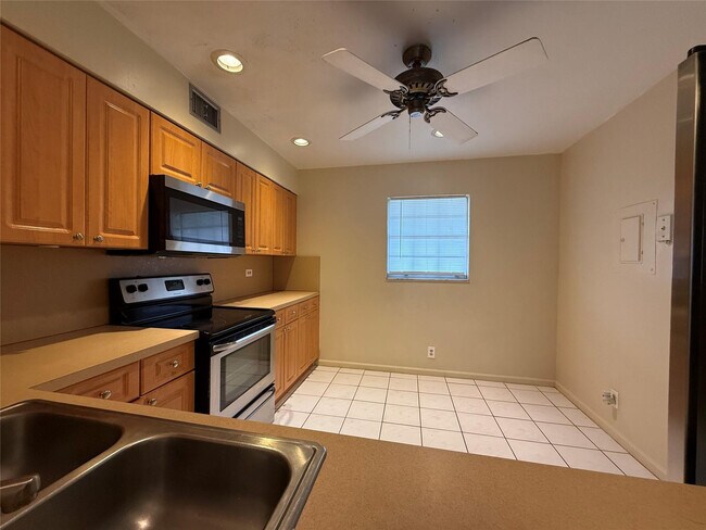 Building Photo - 7552 Stirling Rd