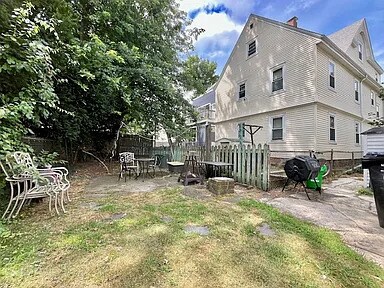 Building Photo - 11 Aldie St