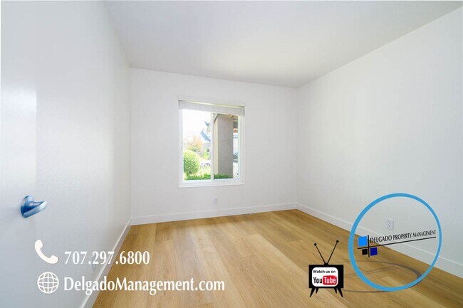 Building Photo - 493 Mills Dr