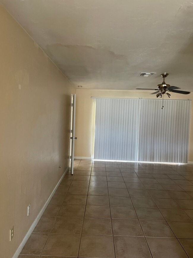 Building Photo - Charming 2-Bedroom, 2-Bathroom Duplex for Rent!