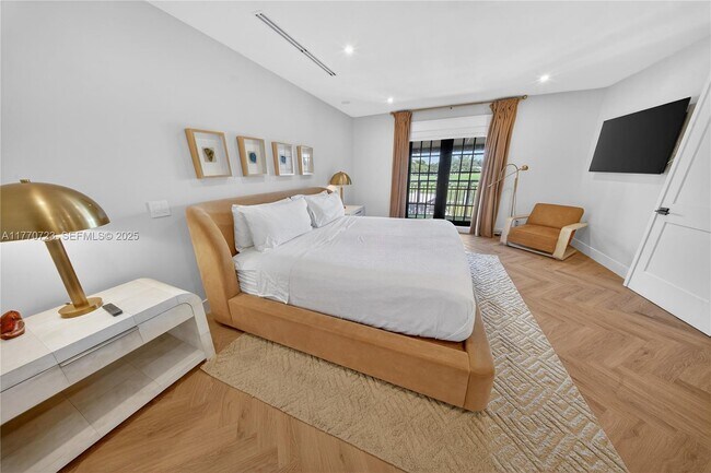 Building Photo - 4312 NE 22nd Ave